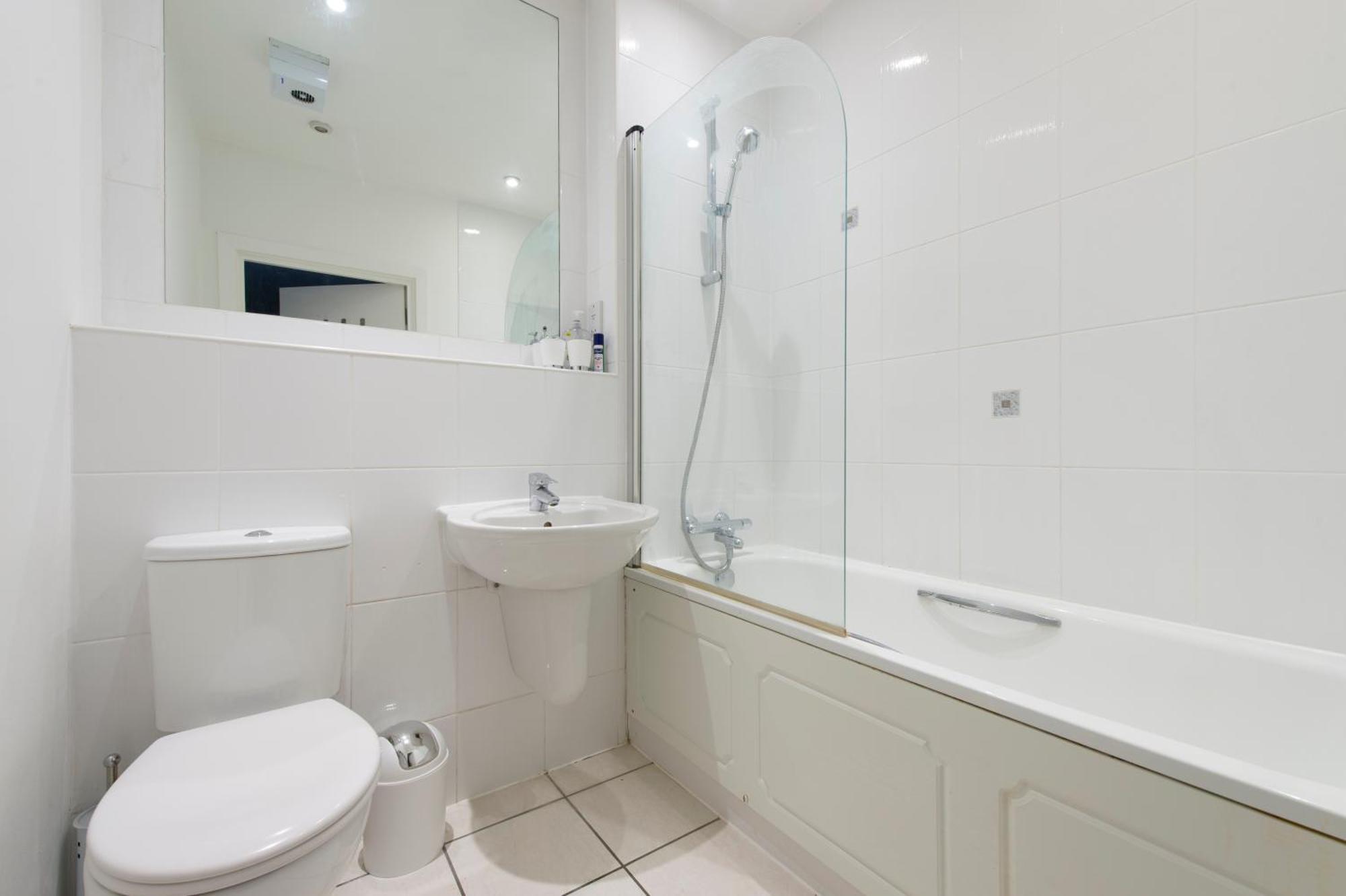 Modern Luxury Apartment By Bow Road Station London Eksteriør bilde