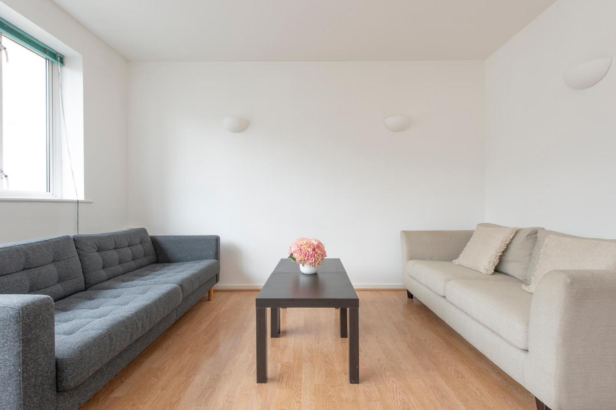 Modern Luxury Apartment By Bow Road Station London Eksteriør bilde